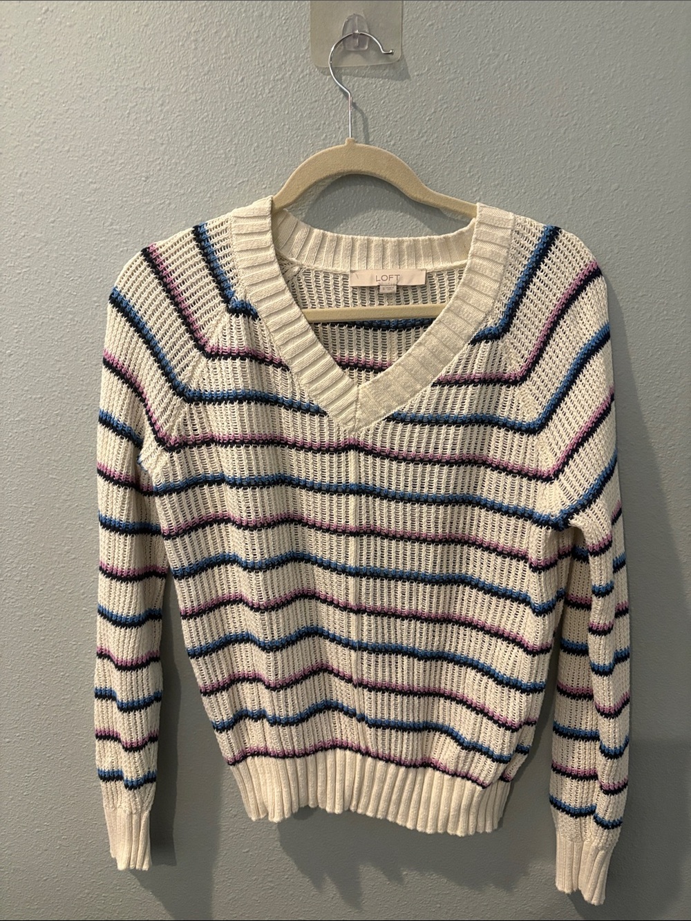 LOFT Women's Cream V-Neck Striped Sweater